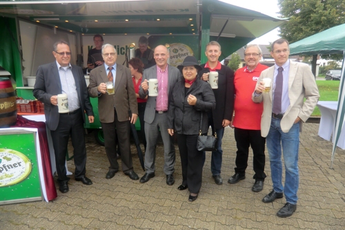Fassanstich beim Schlemmerfest der SPD Kronau